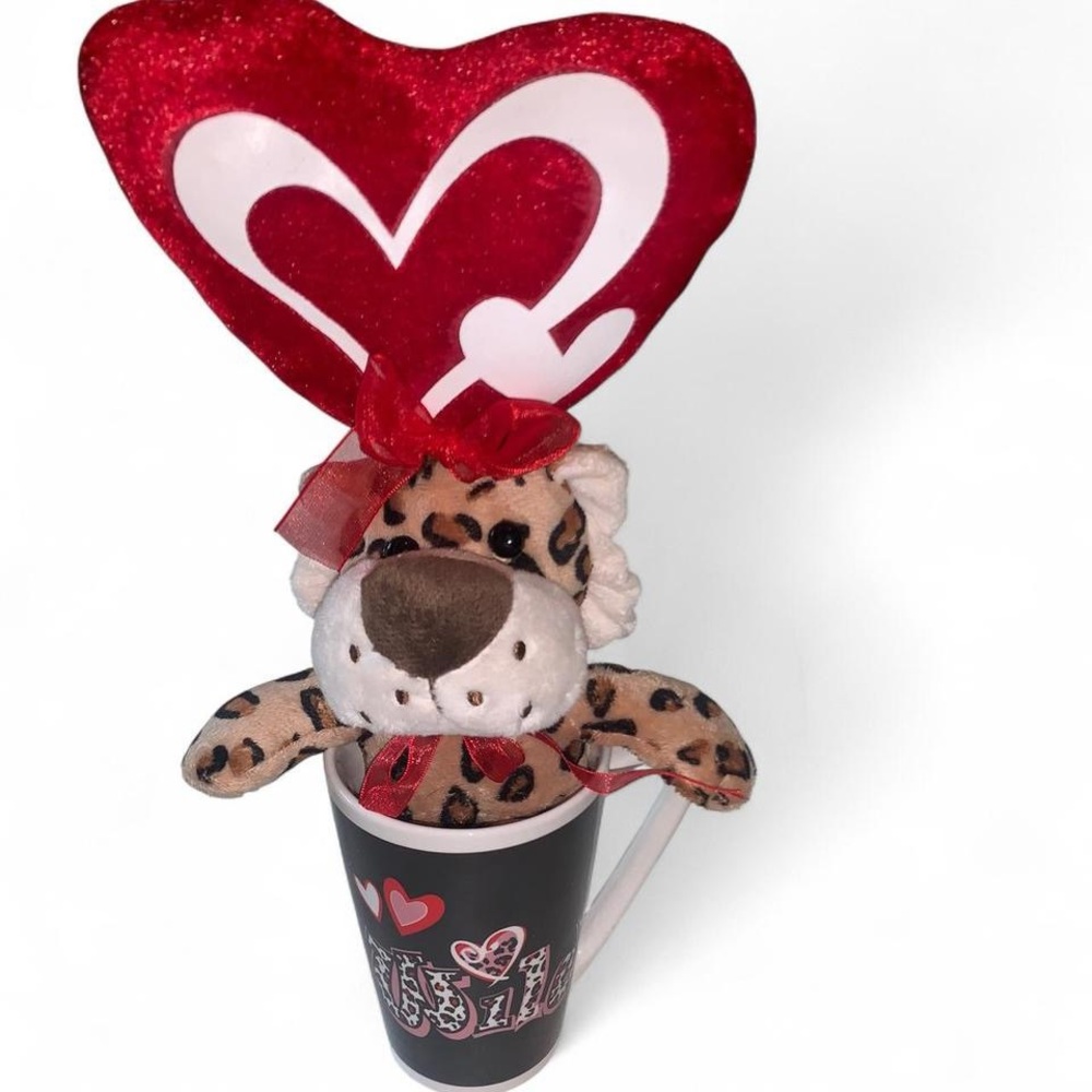 Heart and Leopard Plush Mug Gift Set
